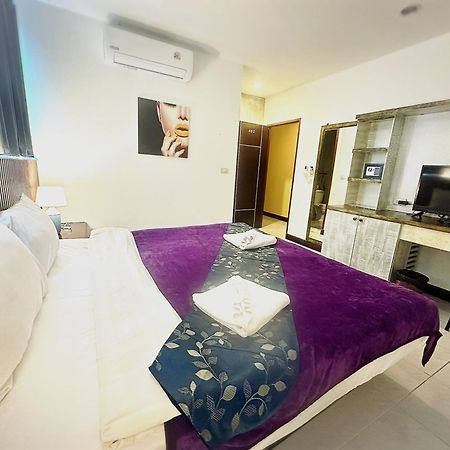 The Shades Hotel 50 Meter Beach Front Patong Dış mekan fotoğraf