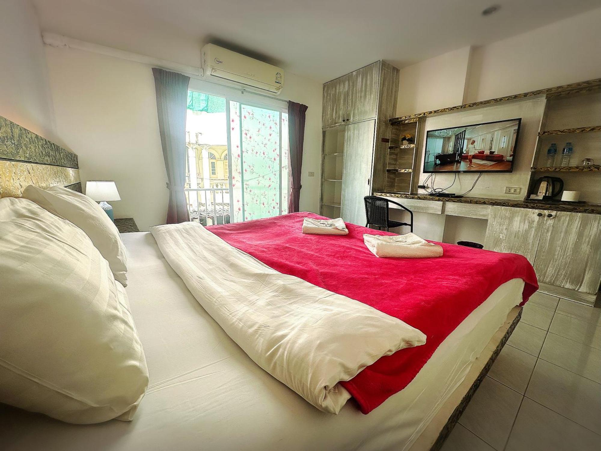The Shades Hotel 50 Meter Beach Front Patong Dış mekan fotoğraf